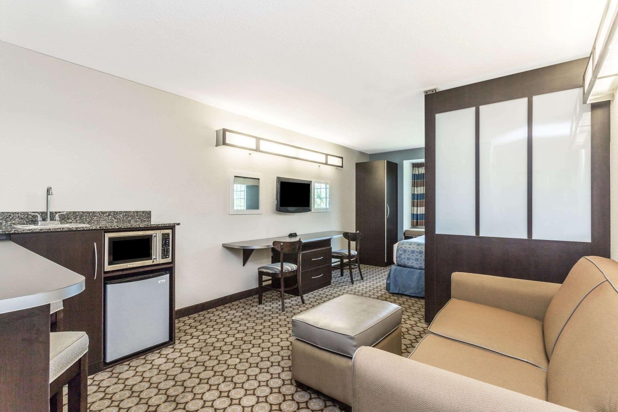 Microtel Inn & Suites By Wyndham Spring Hill/Weeki Wachee Zewnętrze zdjęcie