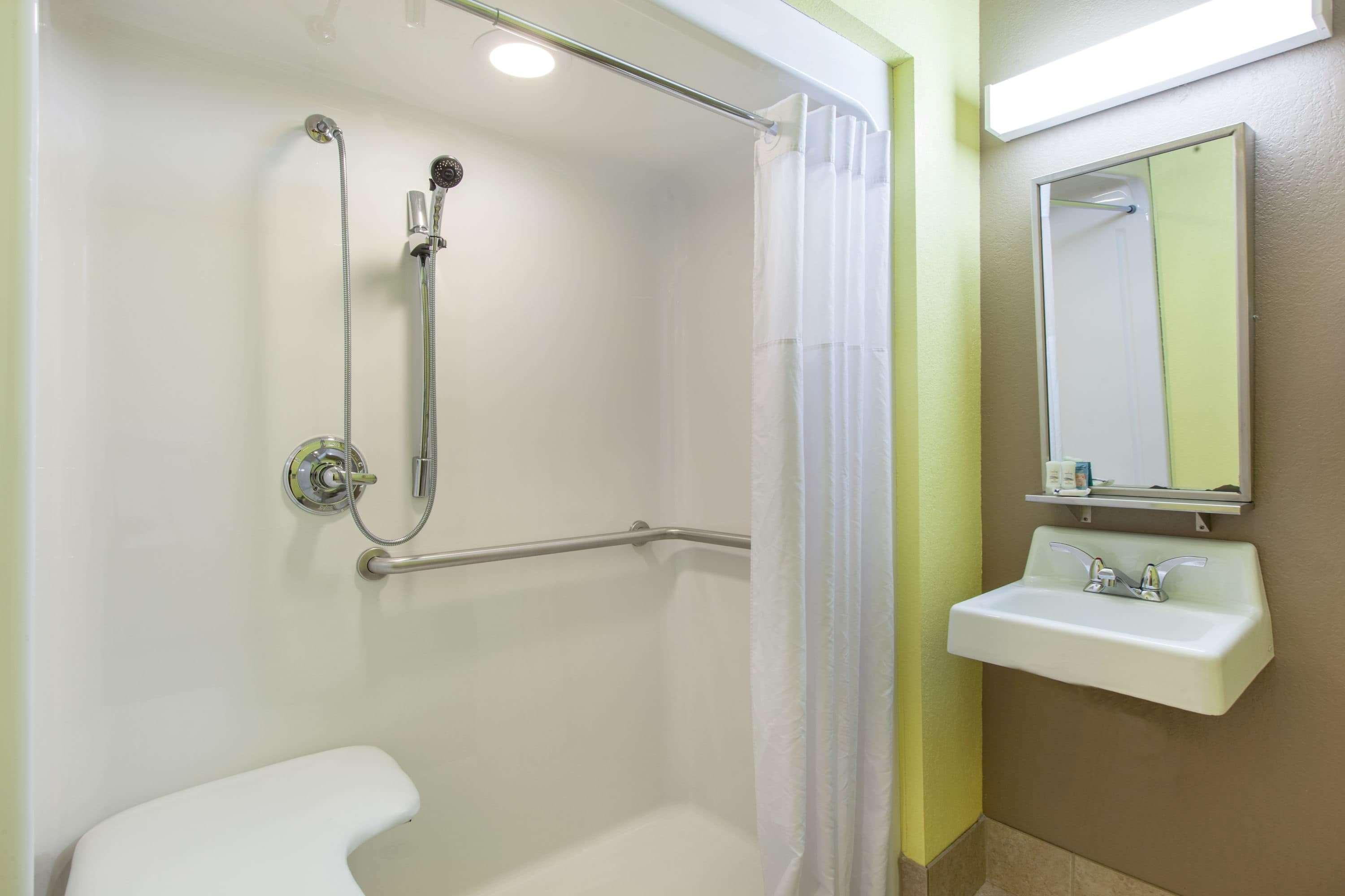 Microtel Inn & Suites By Wyndham Spring Hill/Weeki Wachee Zewnętrze zdjęcie