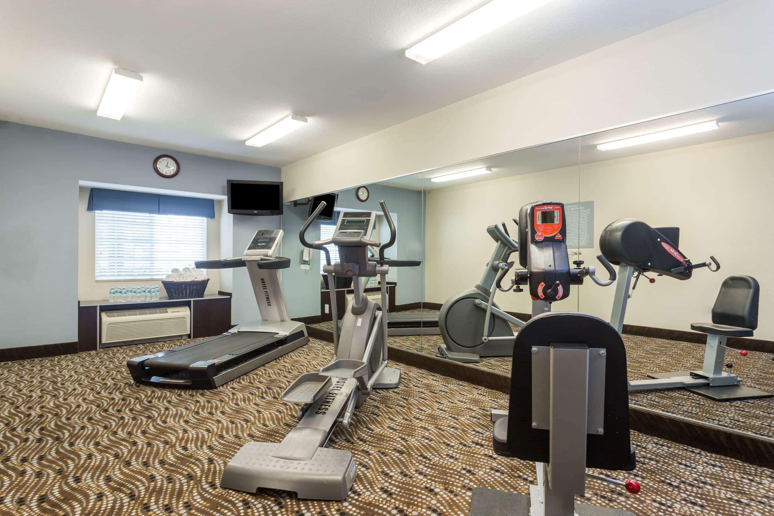Microtel Inn & Suites By Wyndham Spring Hill/Weeki Wachee Zewnętrze zdjęcie