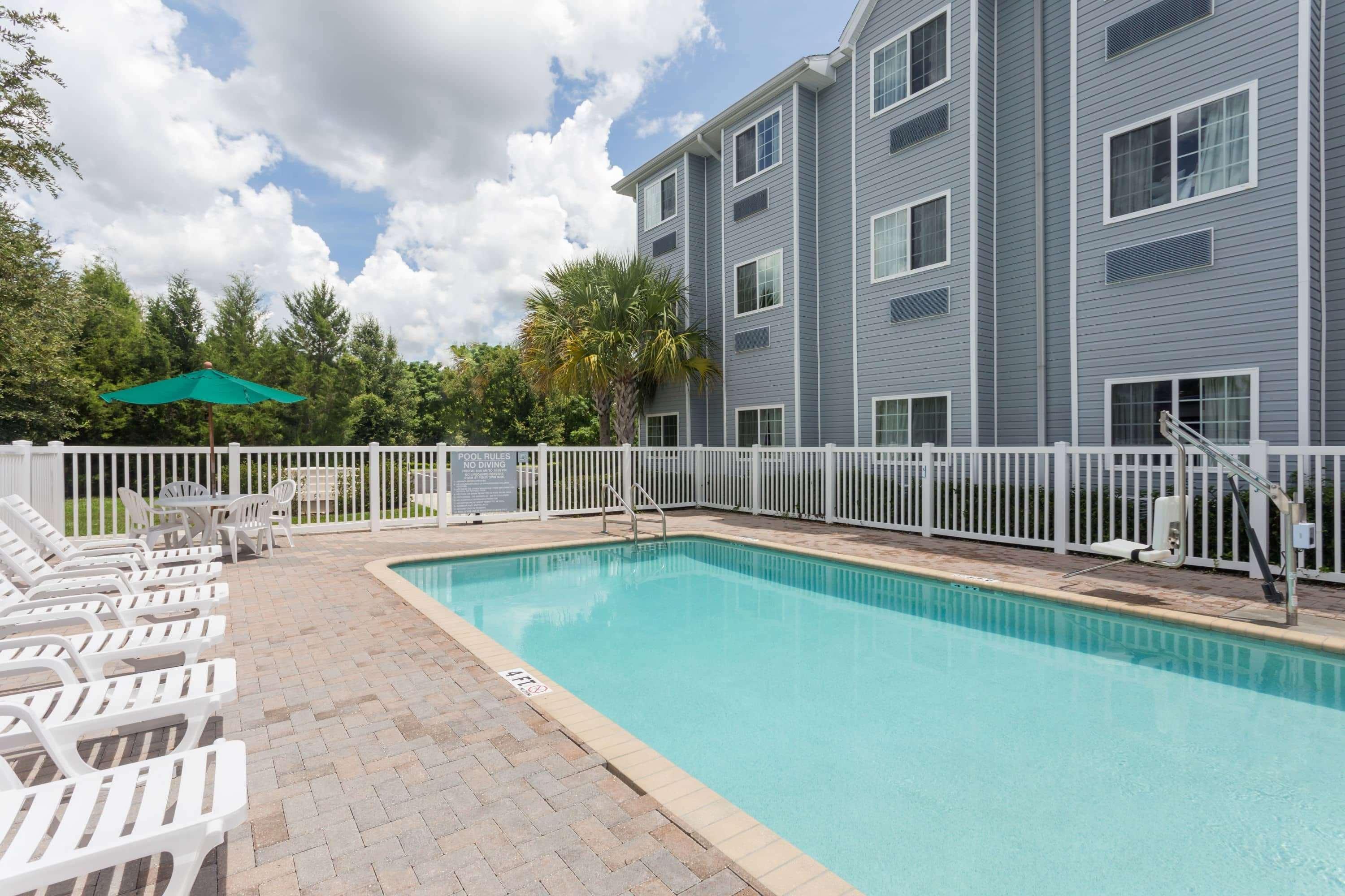 Microtel Inn & Suites By Wyndham Spring Hill/Weeki Wachee Zewnętrze zdjęcie